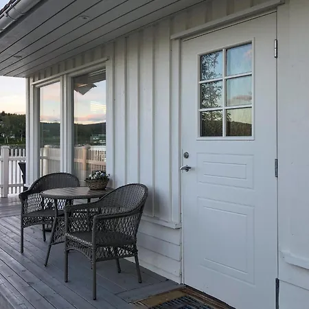 Feriehus Lovely In With House Sea View